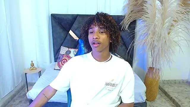 angelll18  online show from 02.10.26