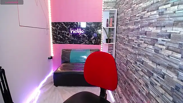 Snapshot of emili_lewins chatting on 12.14.25 emili lewins online show from 12.14.25