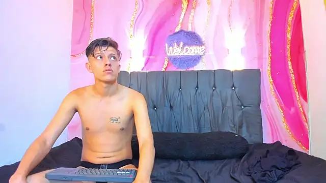 Hotsweet Guys online show from 12.14.25