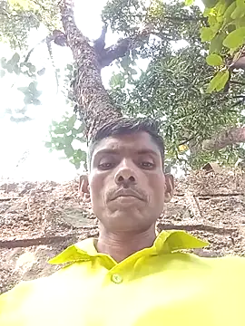 Snapshot of Akash32y chatting on 12.14.25 Akash32y online show from 12.14.25