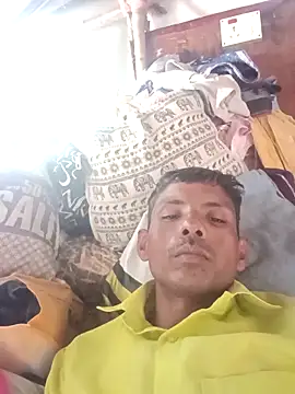 Snapshot of Akash32y chatting on 12.15.25 Akash32y online show from 12.15.25