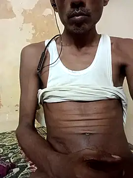 Snapshot of Akash32y chatting on 12.17.25 Akash32y online show from 12.17.25
