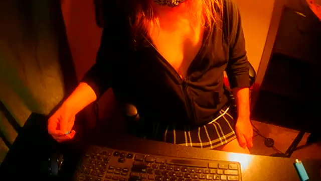 Snapshot of GoodGirlKelly chatting on 05.11.26 GoodGirlKelly online show from 05.11.26