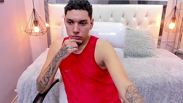 Snapshot of drake_miller7 chatting on 12.18.25 drake miller7 online show from 12.18.25