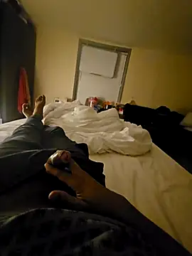 Snapshot of Gnax1 chatting on 12.18.25 Gnax1 online show from 12.18.25