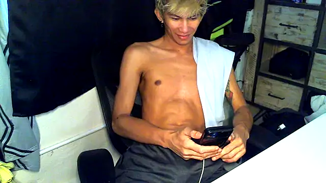 Snapshot of jhaycobXgarcia chatting on 04.04.26 jhaycobXgarcia online show from 04.04.26