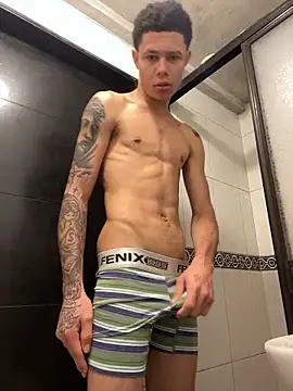 Snapshot of Danseuz chatting on 12.14.25 Danseuz online show from 12.14.25