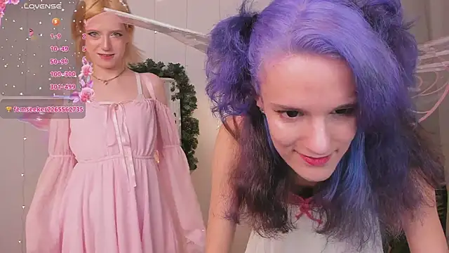 Snapshot of PrettyLadies_ chatting on 12.21.25 PrettyLadies online show from 12.21.25