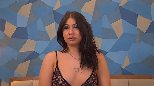 Snapshot of Valentina_Oliver chatting on 02.07.26 Valentina Oliver online show from 02.07.26