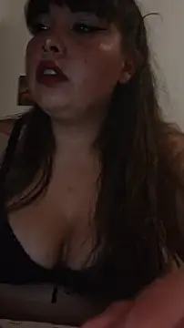 Snapshot of Florazaira2 chatting on 12.18.25 Florazaira2 online show from 12.18.25