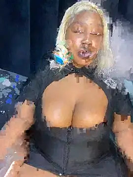 Snapshot of THICKBARBIE32 chatting on 07.10.26 THICKBARBIE32 online show from 07.10.26