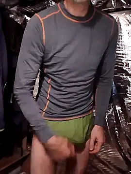 Snapshot of Quebec46 chatting on 12.21.25 Quebec46 online show from 12.21.25