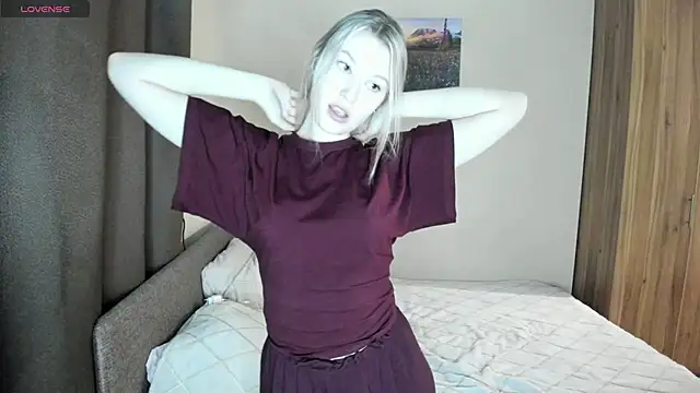 SkyeDavis online show from 02.06.26