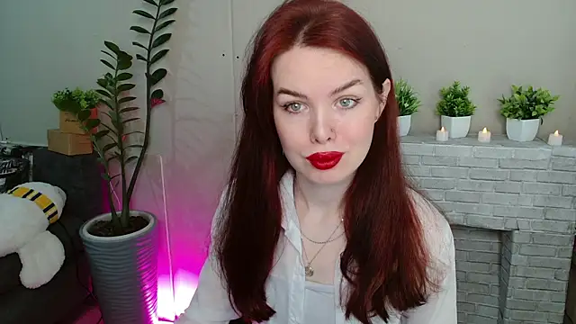 hot neighbor online show from 03.04.26