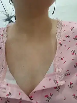 Snapshot of Emilyhomegirl1 chatting on 12.19.25 Emilyhomegirl1 online show from 12.19.25