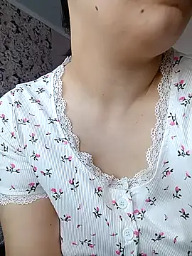 Snapshot of Emilyhomegirl1 chatting on 02.25.26 Emilyhomegirl1 online show from 02.25.26