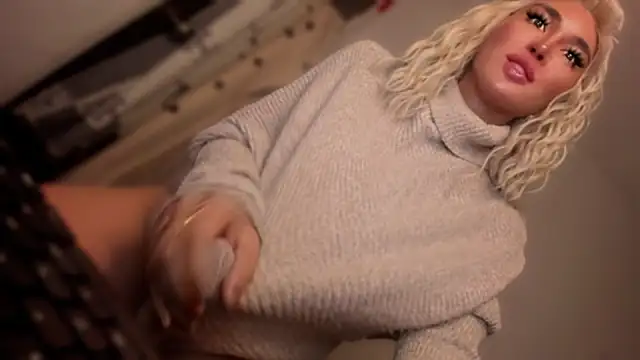 Snapshot of mxshemale_ladyboy chatting on 11.03.25 mxshemale ladyboy online show from 11.03.25