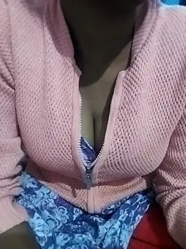 Snapshot of Soniya-shina chatting on 12.16.25 Soniya-shina online show from 12.16.25