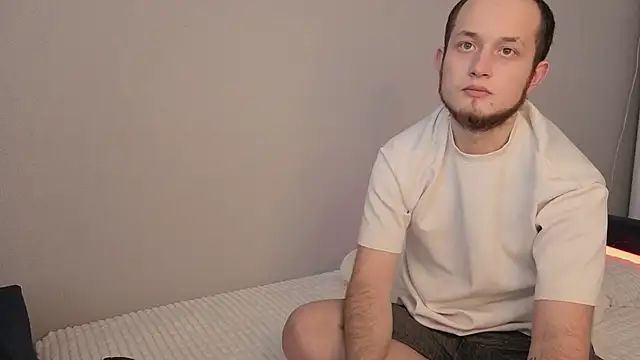 Pearl couple online show from 03.10.26