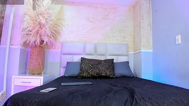 HileySweett online show from 12.15.25