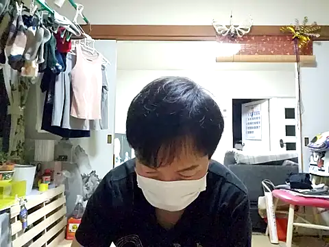 Snapshot of sweets_danshi chatting on 12.19.25 sweets danshi online show from 12.19.25