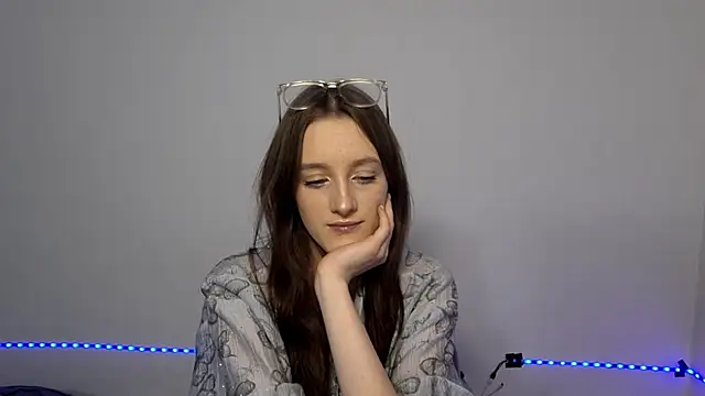 Snapshot of LisaBoddy chatting on 01.12.26 LisaBoddy online show from 01.12.26