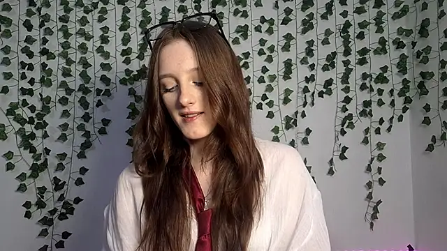 Snapshot of LisaBoddy chatting on 02.05.26 LisaBoddy online show from 02.05.26