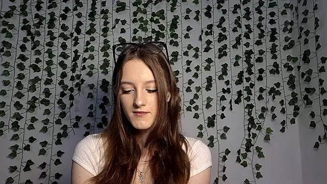 Snapshot of LisaBoddy chatting on 02.13.26 LisaBoddy online show from 02.13.26