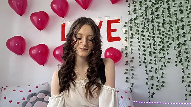 Snapshot of LisaBoddy chatting on 02.14.26 LisaBoddy online show from 02.14.26