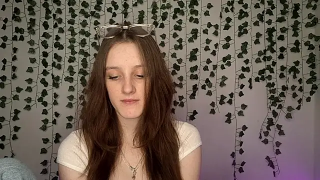 Snapshot of LisaBoddy chatting on 02.25.26 LisaBoddy online show from 02.25.26