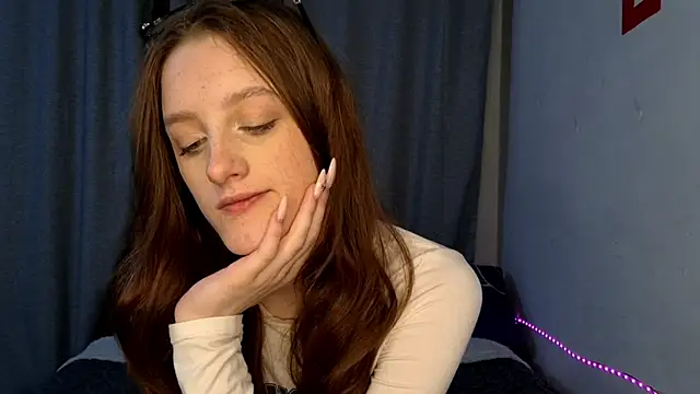 LisaBoddy online show from 04.12.26