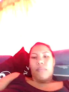 Snapshot of aNicoll chatting on 12.17.25 aNicoll online show from 12.17.25