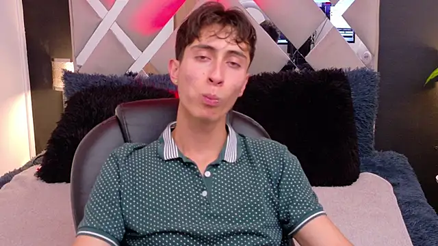 Ithan Skin online show from 12.19.25