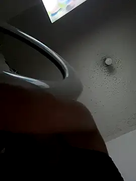 Snapshot of katara_top2_ chatting on 12.18.25 katara top2 online show from 12.18.25