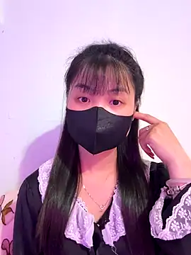 Snapshot of ___KARA___ chatting on 12.20.25 KARA online show from 12.20.25