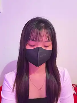 Snapshot of ___KARA___ chatting on 12.21.25 KARA online show from 12.21.25