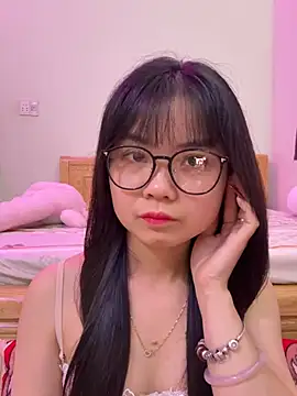 Snapshot of ___KARA___ chatting on 02.10.26 KARA online show from 02.10.26