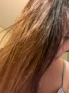 BellaBunny25 online show from 12.16.25