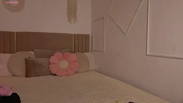 Sn0w  queen online show from 02.25.26