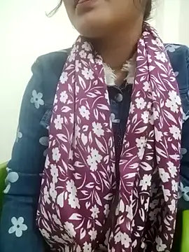 Snapshot of Meenu_rani7 chatting on 12.18.25 Meenu rani7 online show from 12.18.25