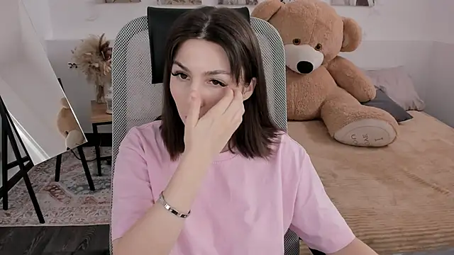 Snapshot of DiRosie chatting on 03.01.26 DiRosie online show from 03.01.26