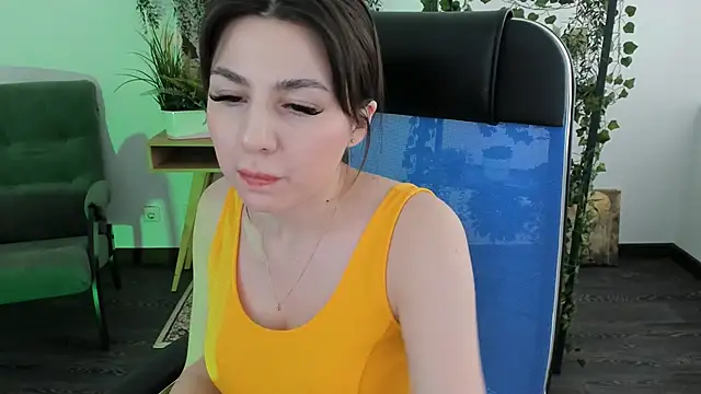 Snapshot of DiRosie chatting on 03.02.26 DiRosie online show from 03.02.26