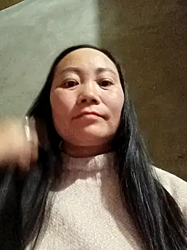 Snapshot of Sara03 chatting on 12.16.25 Sara03 online show from 12.16.25