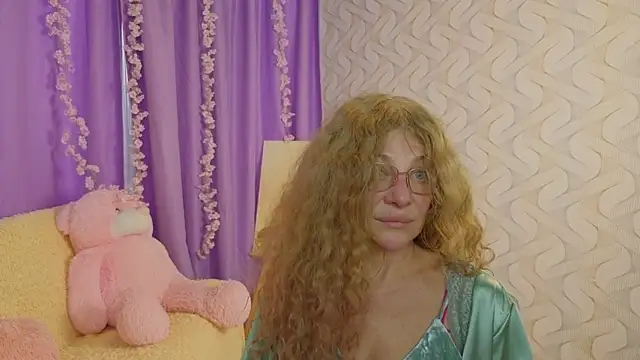 Snapshot of EvaTemptt chatting on 02.21.26 EvaTemptt online show from 02.21.26