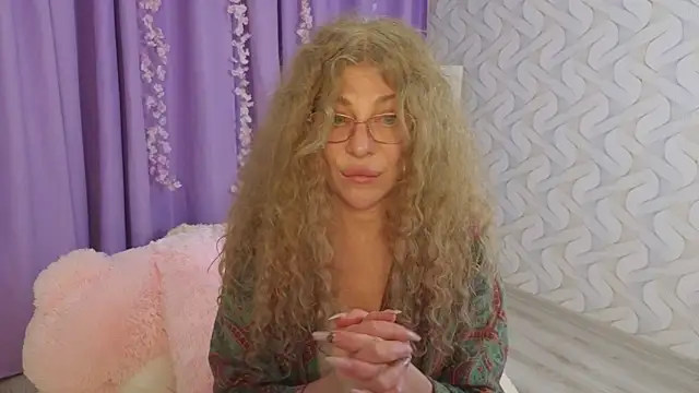 Snapshot of EvaTemptt chatting on 03.01.26 EvaTemptt online show from 03.01.26