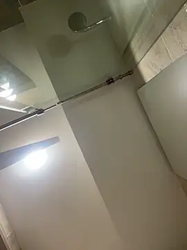 HotWhisper22 online show from 04.12.26