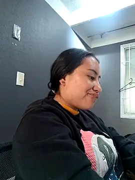 Snapshot of Venuz_Rivers_ chatting on 12.16.25 Venuz Rivers online show from 12.16.25