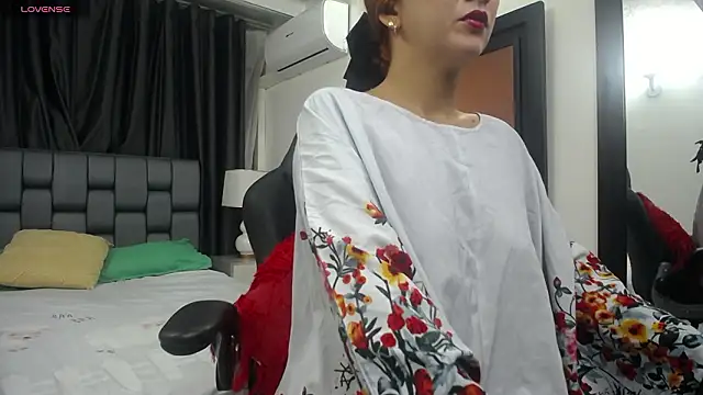 kyra jeet online show from 03.06.26