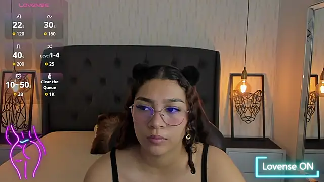 Snapshot of angelinemore chatting on 01.09.26 angelinemore online show from 01.09.26