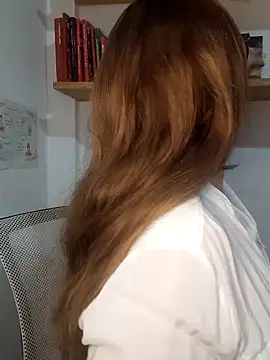 Snapshot of SofiEsteves chatting on 06.16.26 SofiEsteves online show from 06.16.26